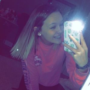 Meet your Posher, Olivia